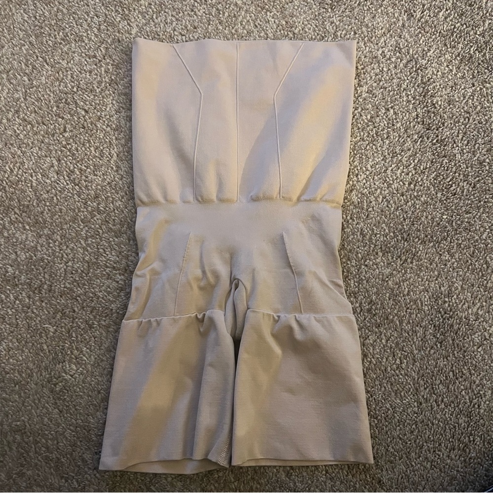 ASSETS BY SPANX HIGH WAIST SHORTS SHAPEWEAR NUDE (P) - Picture 1 of 6